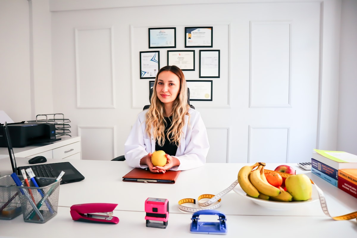 Nutrition expert providing guidance